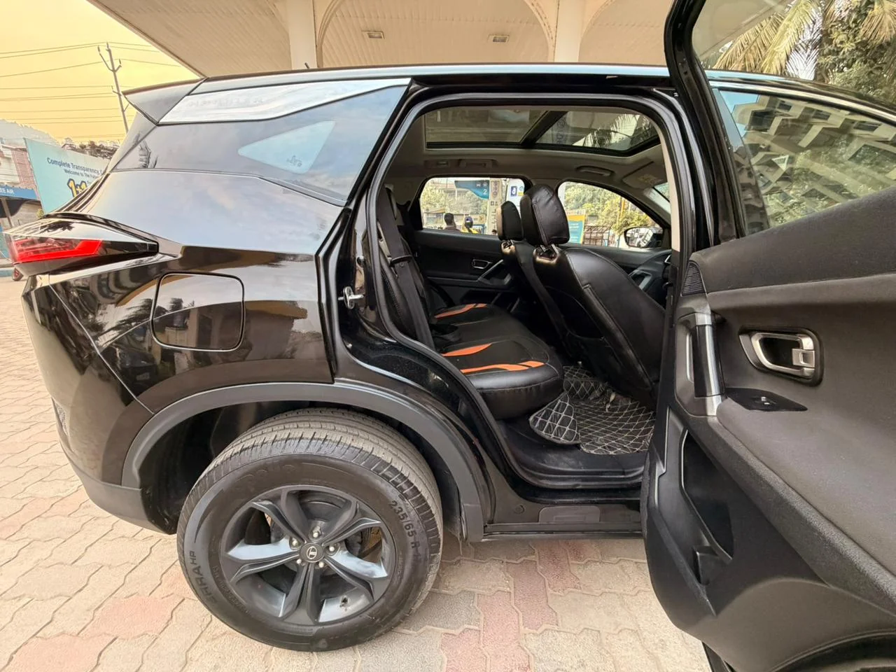 Tata Harrier - Thumbnail 3